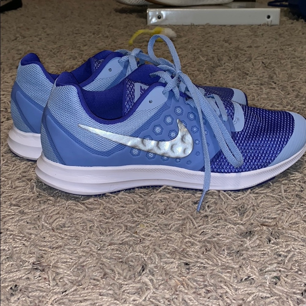 Nike tennis shoes